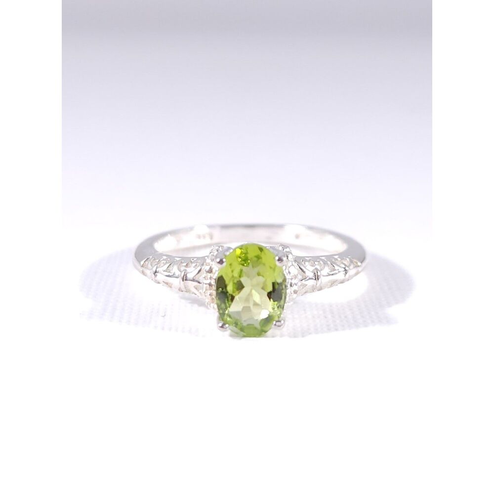Hebei Peridot 1.35 Carats Ring Size 8